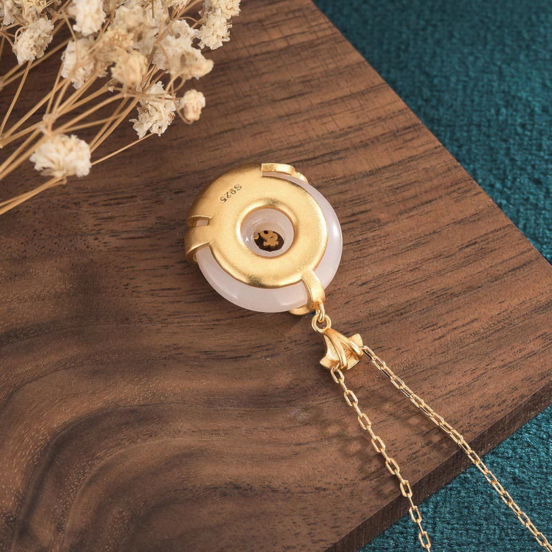 Collier pendentif porte-bonheur en jade blanc Buddha Stones et boucle de paix, montagnes et mer