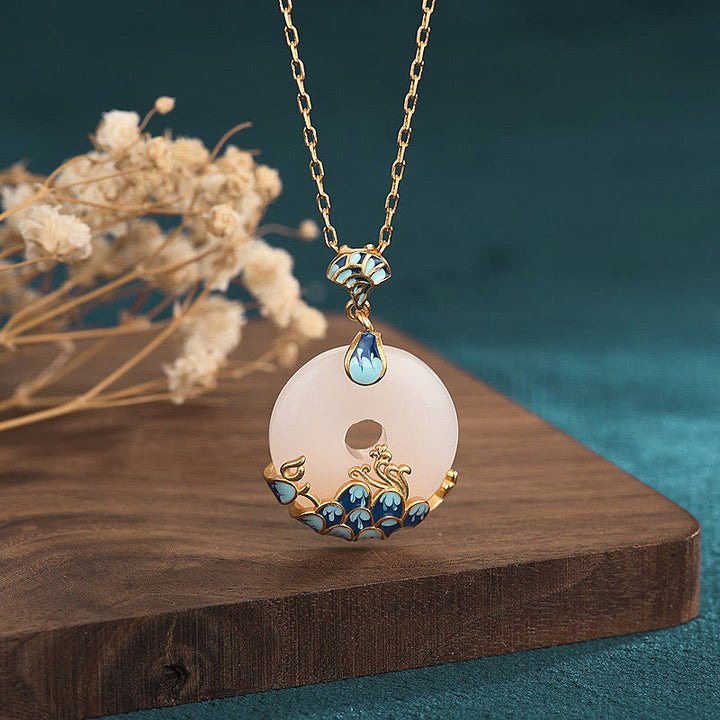 Collier pendentif porte-bonheur en jade blanc Buddha Stones et boucle de paix, montagnes et mer