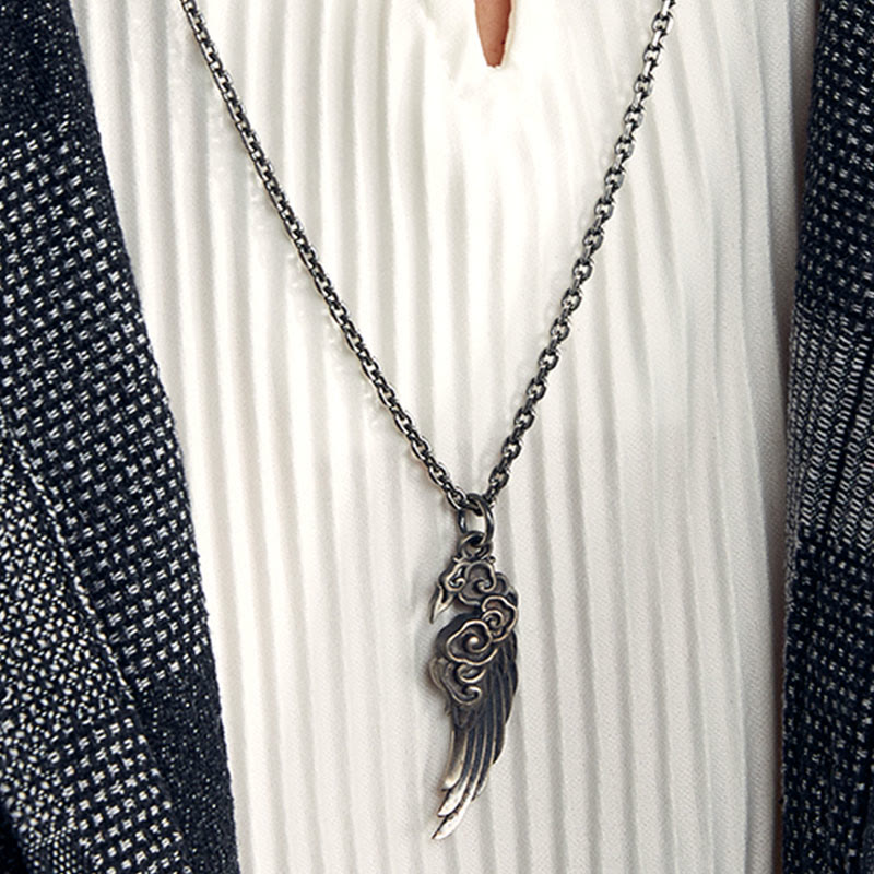 Collier pendentif en corde de coton et peau de cerf avec ailes de nuages de bon augure en argent sterling 925 et Buddha Stones
