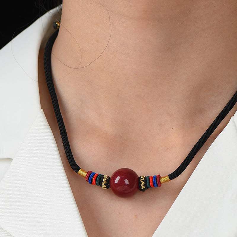 Collier pendentif porte-bonheur en Buddha Stones pour éloigner les mauvais esprits