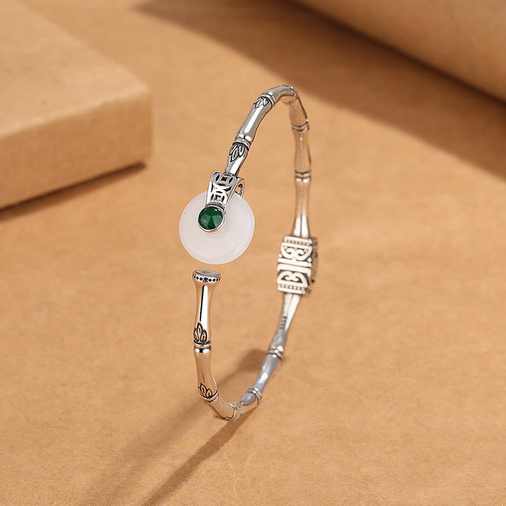 Bracelet manchette en cuivre avec boucle de paix en jade blanc et Buddha Stones , design en bambou
