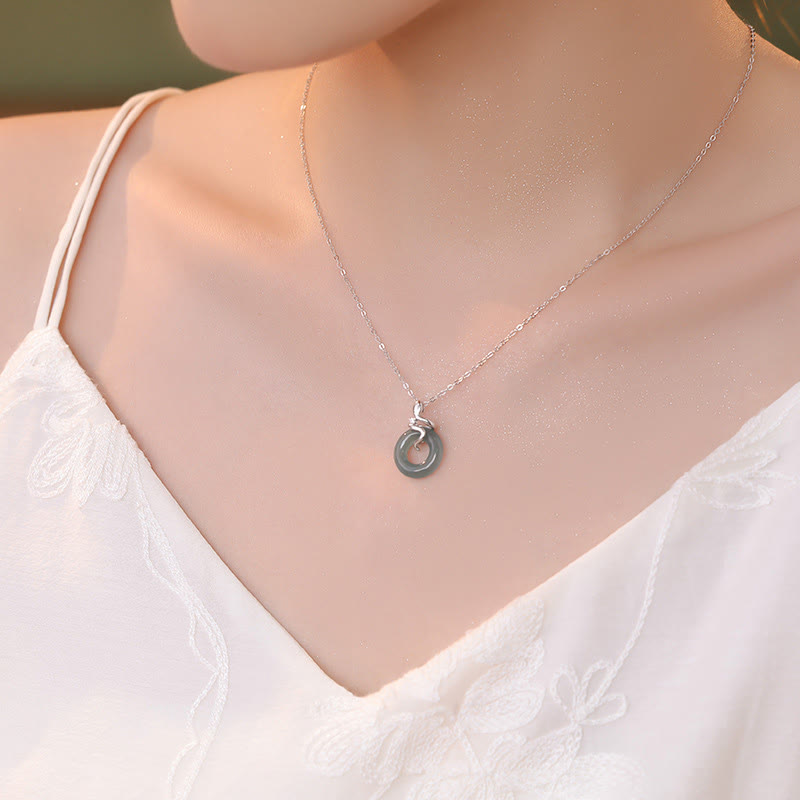 Buddha Stones Collier pendentif en argent sterling 925 et jade doré 18 carats avec boucle de paix et serpent spirituel