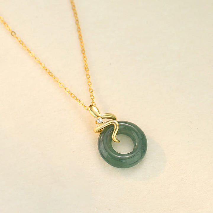 Buddha Stones Collier pendentif en argent sterling 925 et jade doré 18 carats avec boucle de paix et serpent spirituel