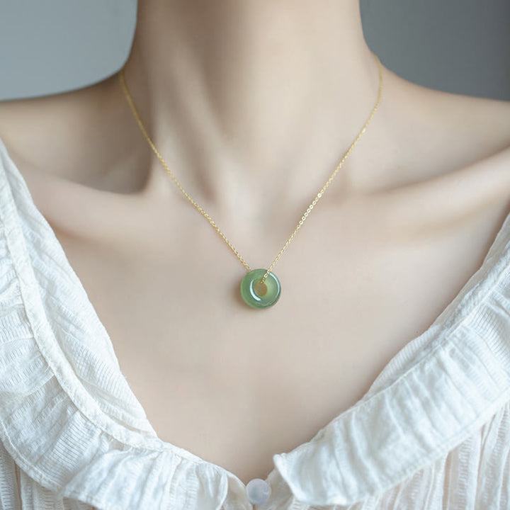 Buddha Stones Collier avec pendentif en boucle de paix en jade Hetian plaqué or en argent sterling 925 - image 4