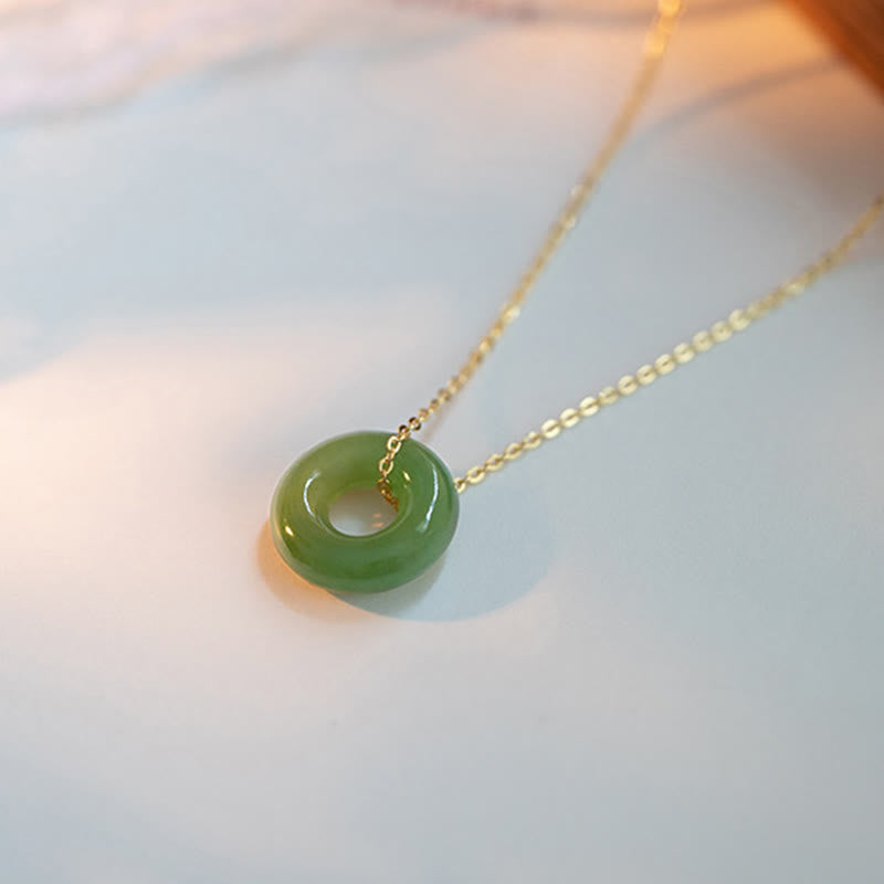 Buddha Stones Collier avec pendentif en boucle de paix en jade Hetian plaqué or en argent sterling 925 - image 1
