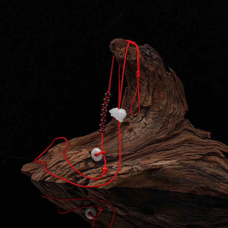 Buddha Stones Zodiaque chinois Grenat naturel Boucle de paix Bénédiction Chaîne de ventre en corde rouge