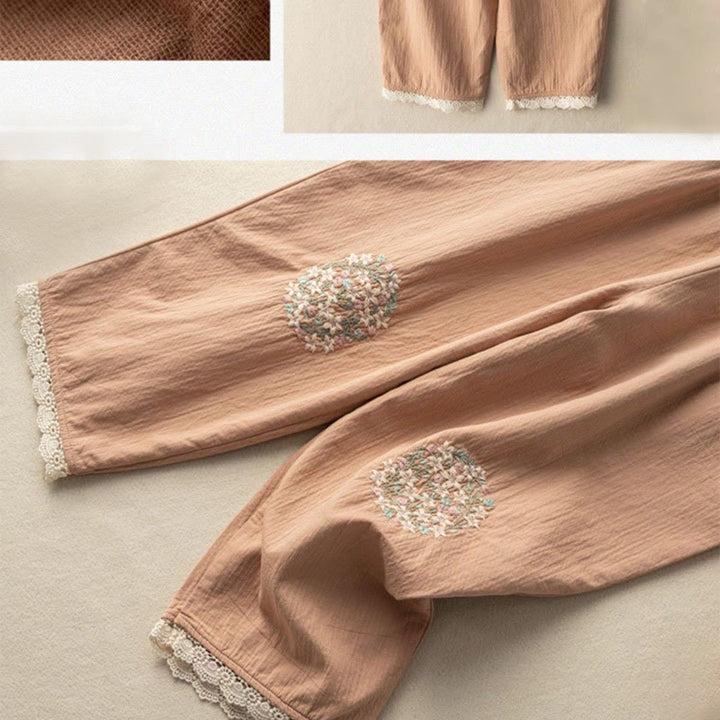 Pantalon sarouel décontracté en coton brodé avec bordure en dentelle et poches Buddha Stones