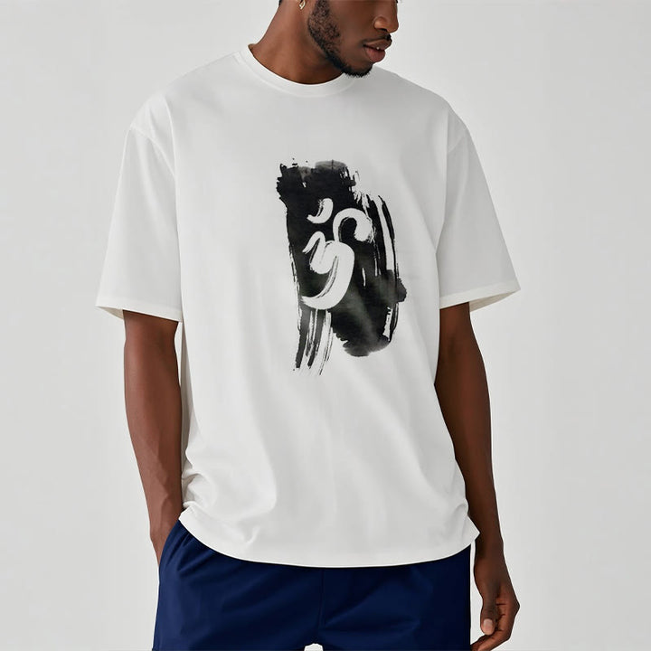 T-shirt en coton avec fond d'encre OM et Buddha Stones - image 8
