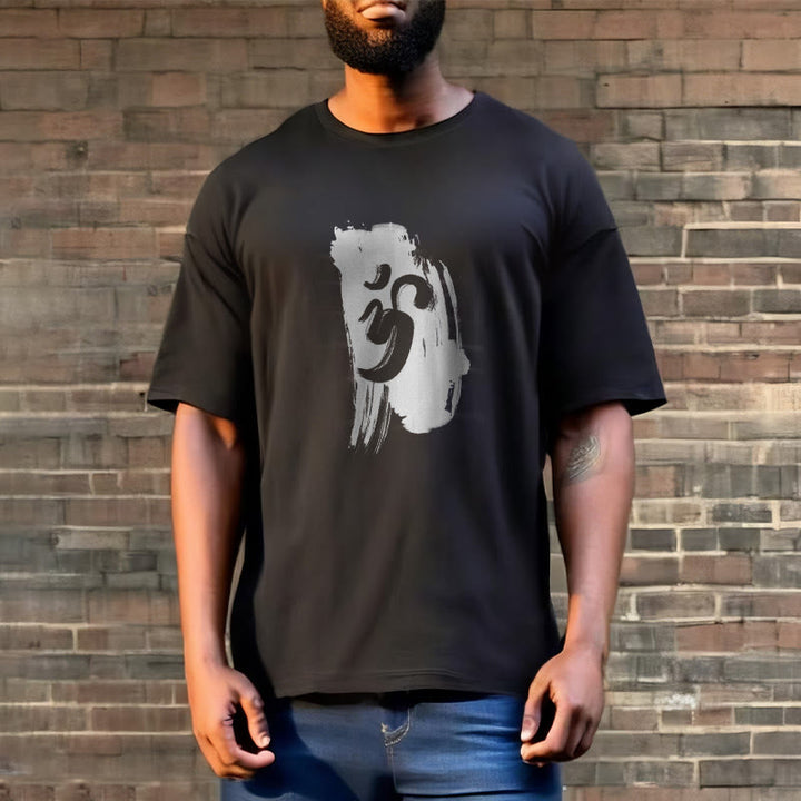 T-shirt en coton avec fond d'encre OM et Buddha Stones - image 3