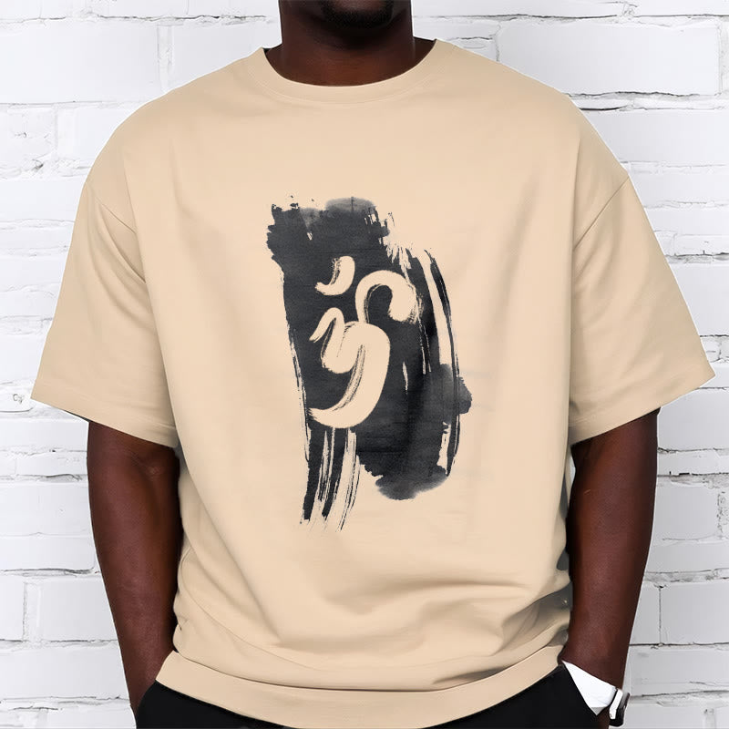 T-shirt en coton avec fond d'encre OM et Buddha Stones - image 12