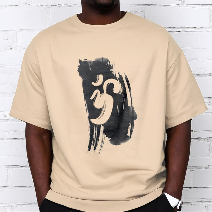 T-shirt en coton avec fond d'encre OM et Buddha Stones - image 13