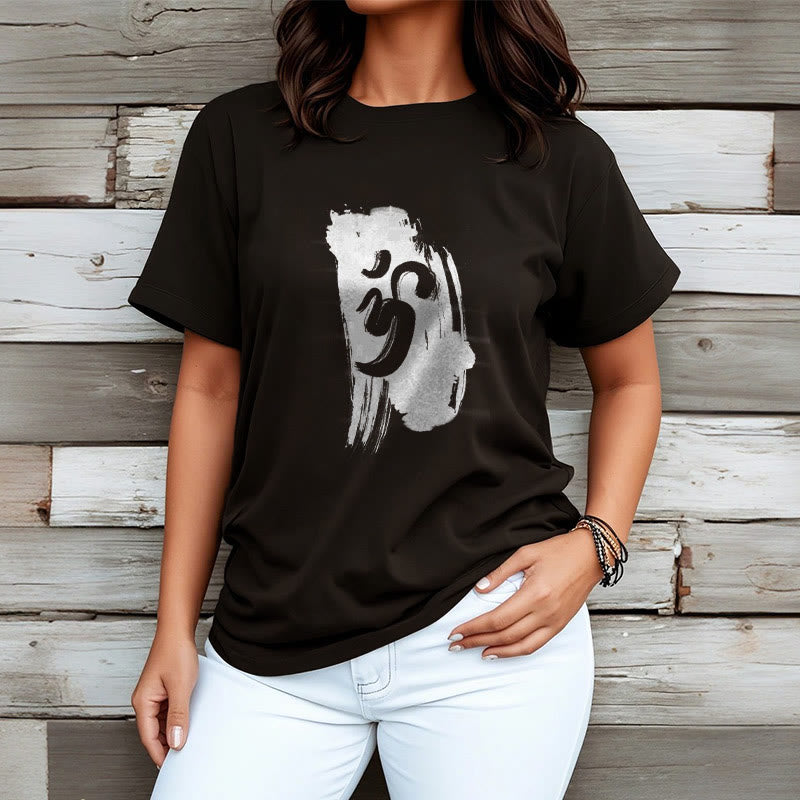 T-shirt en coton avec fond d'encre OM et Buddha Stones - image 2