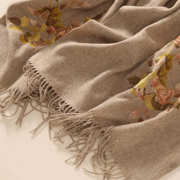 Châle en laine avec Buddha Stones et broderie de fleurs Weiyang avec pompon, écharpe de voyage confortable pour l'hiver - image 4