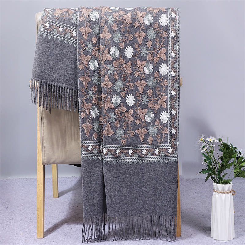 Châle en polyester avec Buddha Stones et fleurs de cajou brodées à pompons pour l'hiver