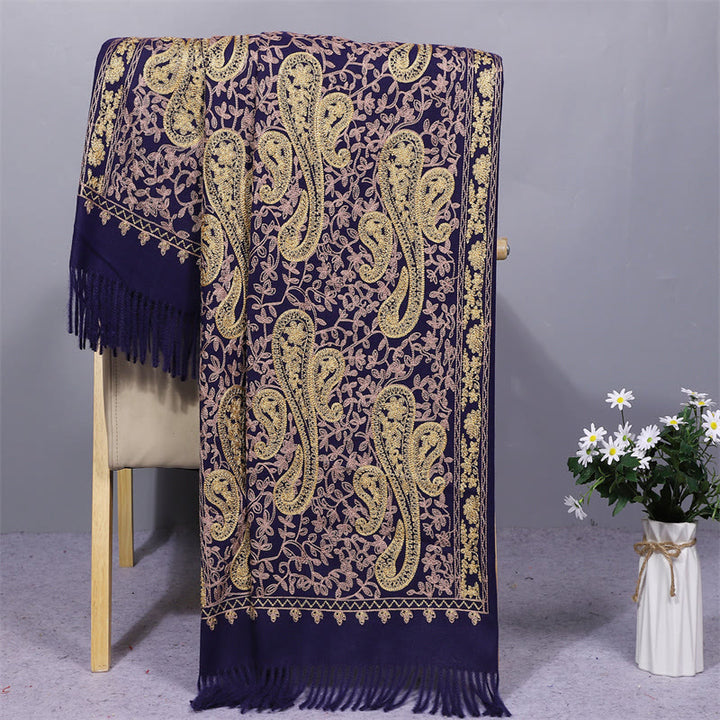 Châle en rayonne brodé de fleurs de noix de cajou dorées et de pompons, orné de Buddha Stones. Écharpe de voyage chaude et confortable pour l'hiver. - Bleu nuit - 200 x 70 cm - image 4