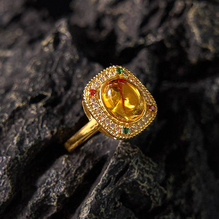Bague de confiance en diamant avec support carré en forme de fleur d'ambre naturelle de Buddha Stones