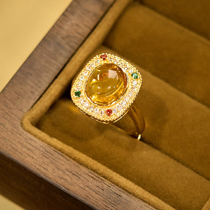 Bague de confiance en diamant avec support carré en forme de fleur d'ambre naturelle de Buddha Stones