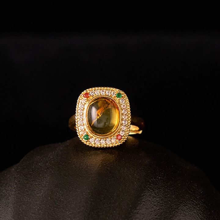 Bague de confiance en diamant avec support carré en forme de fleur d'ambre naturelle de Buddha Stones