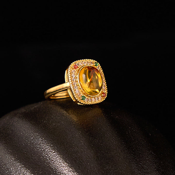 Bague de confiance en diamant avec support carré en forme de fleur d'ambre naturelle de Buddha Stones