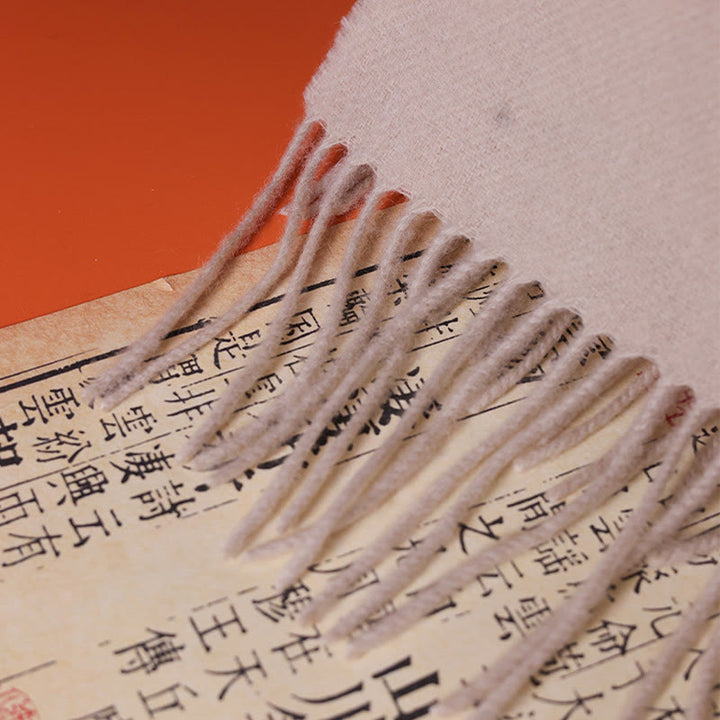 Châle en laine avec Buddha Stones Yulan Magnolia Broderie Pompon Écharpe de voyage confortable d'hiver - image 5