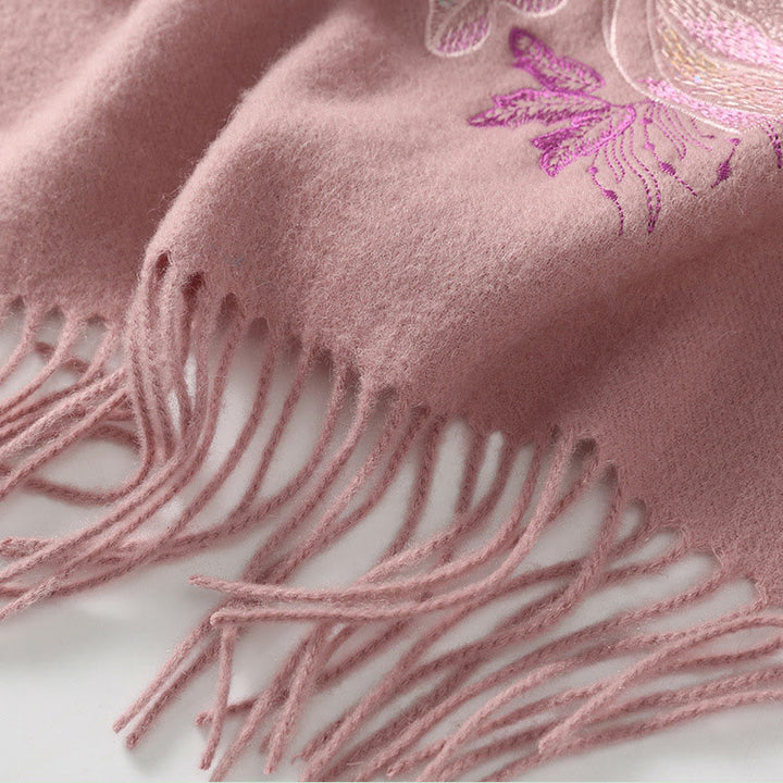 Châle en laine avec Buddha Stones et fleurs brodées à paillettes et pompons pour l'hiver - image 3