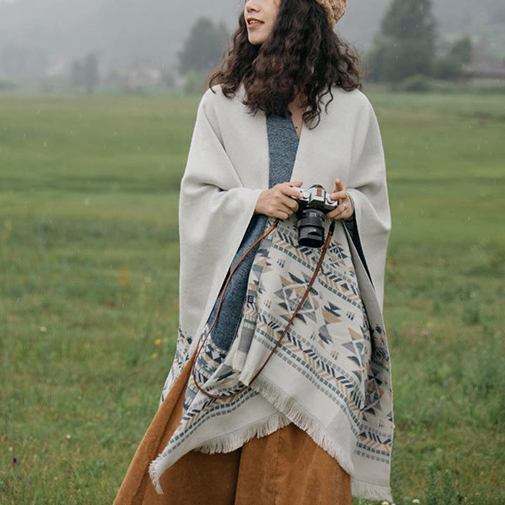Écharpe enveloppante chaude à pompons et motifs géométriques beiges tibétains avec Buddha Stones pour l'automne et l'hiver