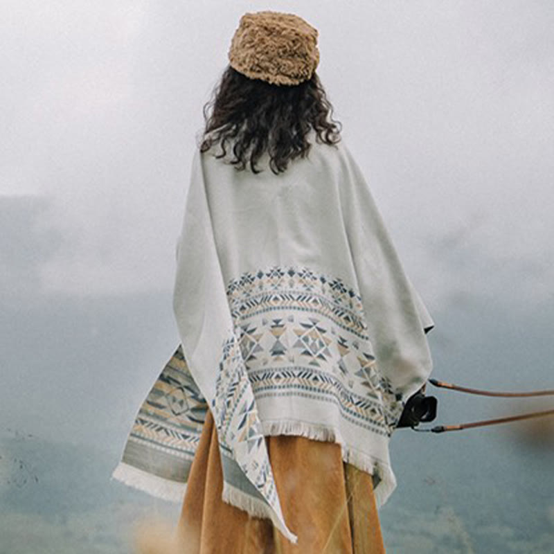 Écharpe enveloppante chaude à pompons et motifs géométriques beiges tibétains avec Buddha Stones pour l'automne et l'hiver - image 2