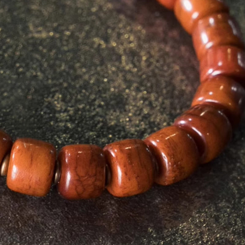 Bracelet de force avec pendentif cône en cuivre et perles en Buddha Stones