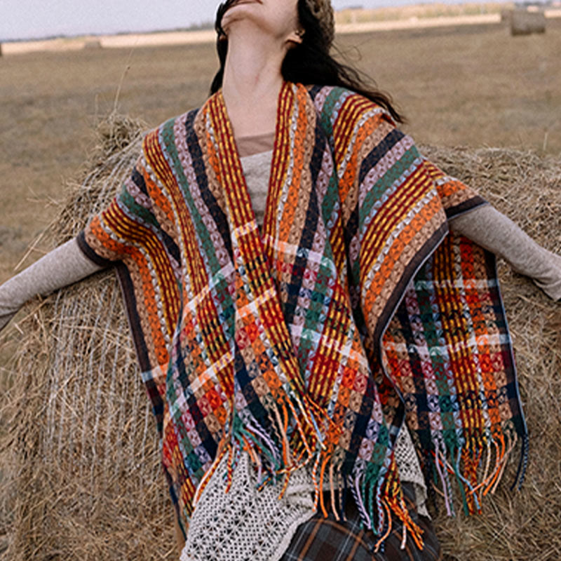 Écharpe douce à rayures colorées et pompons en Buddha Stones tibétaines pour l'automne et l'hiver