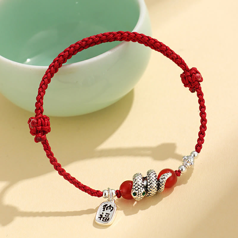 Bracelet porte-bonheur en fil rouge avec Buddha Stones et caractère Fu Année du serpent