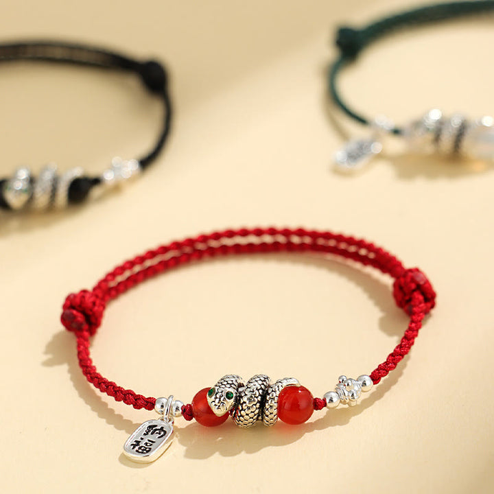 Bracelet porte-bonheur en fil rouge avec Buddha Stones et caractère Fu Année du serpent