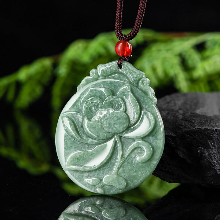 Collier pendentif en corde avec Buddha Stones rondes en jade à motif de lotus pour l'abondance et la prospérité