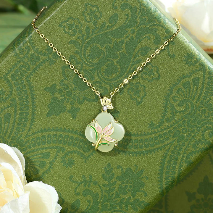 Buddha Stones en jade Hetian avec papillon et magnolia