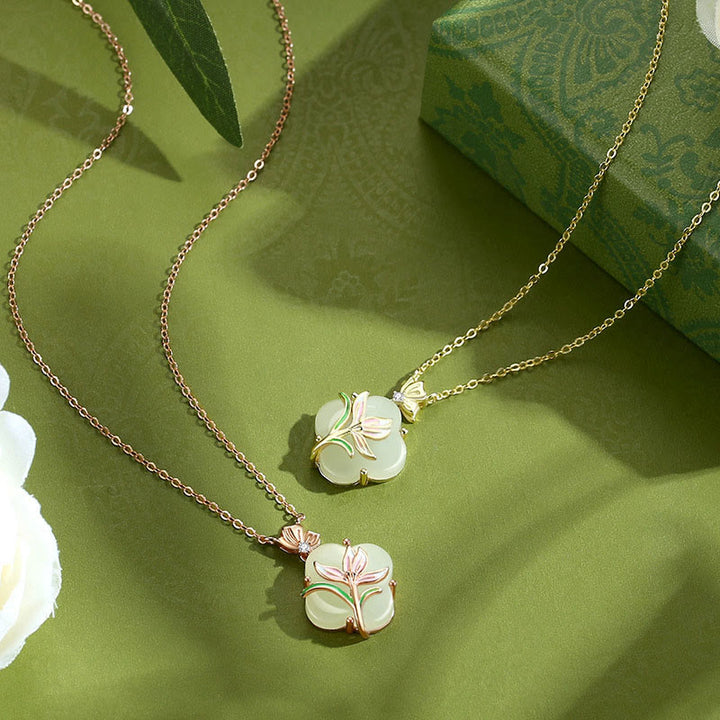 Buddha Stones en jade Hetian avec papillon et magnolia