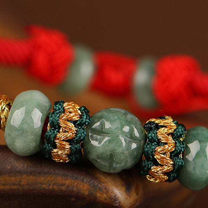 Bracelet en corde rouge avec perles de boulier en jade et Buddha Stones