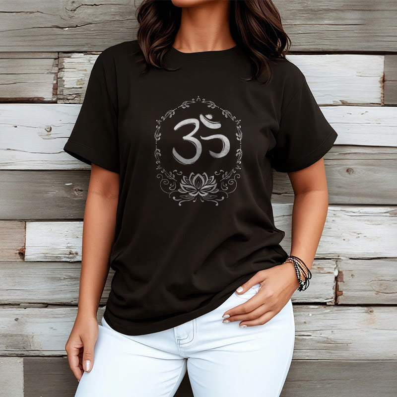 T-shirt en coton avec croquis de Buddha Stones OM Lotus - image 3
