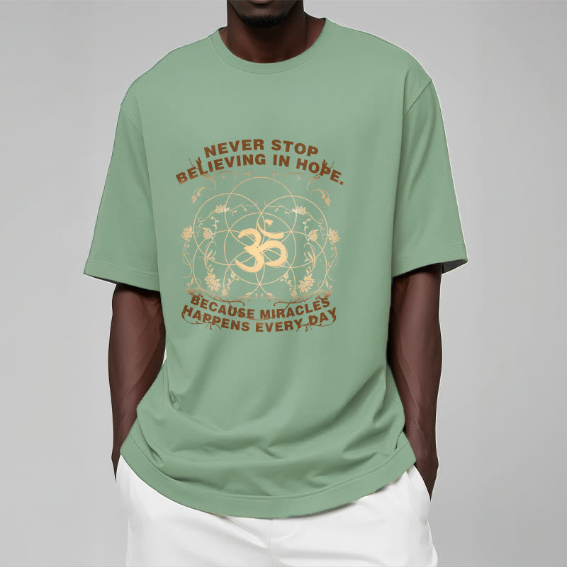 T-shirt en coton avec motif Buddha Stones Never Stop Believe In Hope Om Lotus
