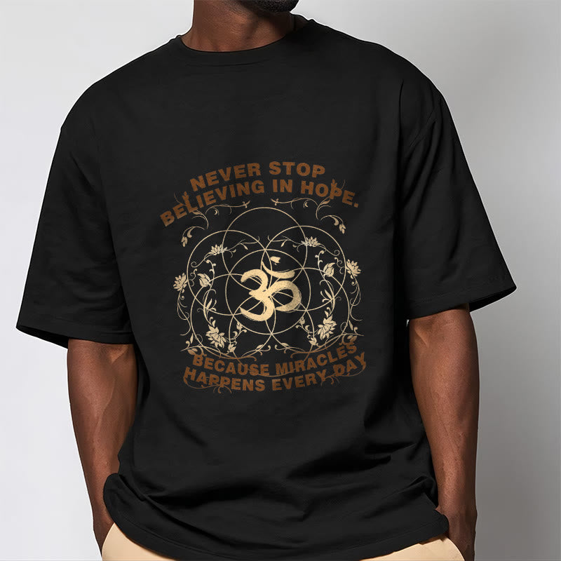 T-shirt en coton avec motif Buddha Stones Never Stop Believe In Hope Om Lotus