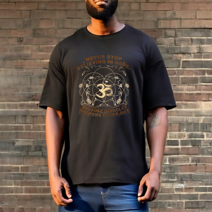 T-shirt en coton avec motif Buddha Stones Never Stop Believe In Hope Om Lotus