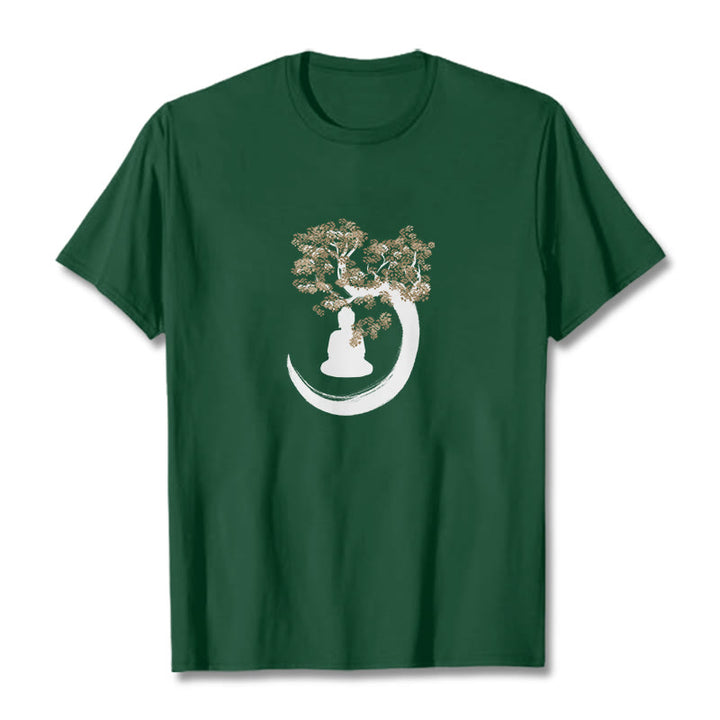 T-shirt en coton Bouddha assis sous l'arbre avec Buddha Stones - Forêt Verte - 2XL - image 1