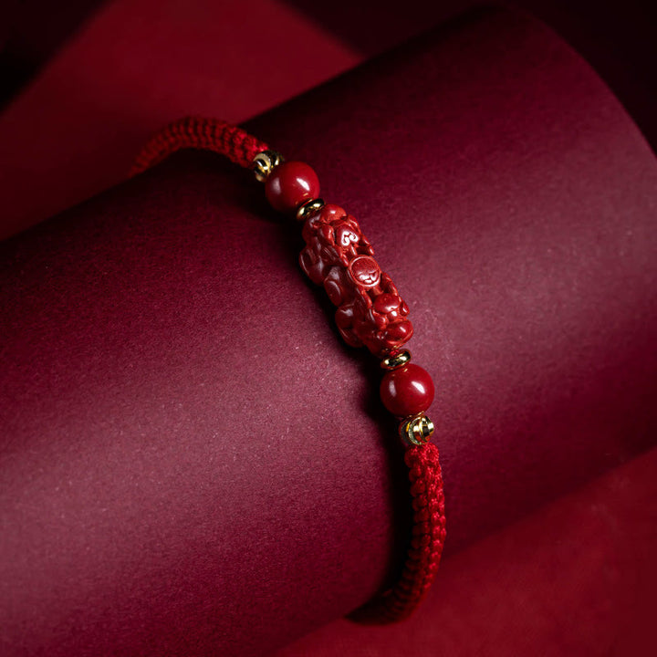Bracelet tressé en corde rouge avec poignée en cinabre Ruyi et personnage Fu PiXiu fait à la main en Buddha Stones - image 16