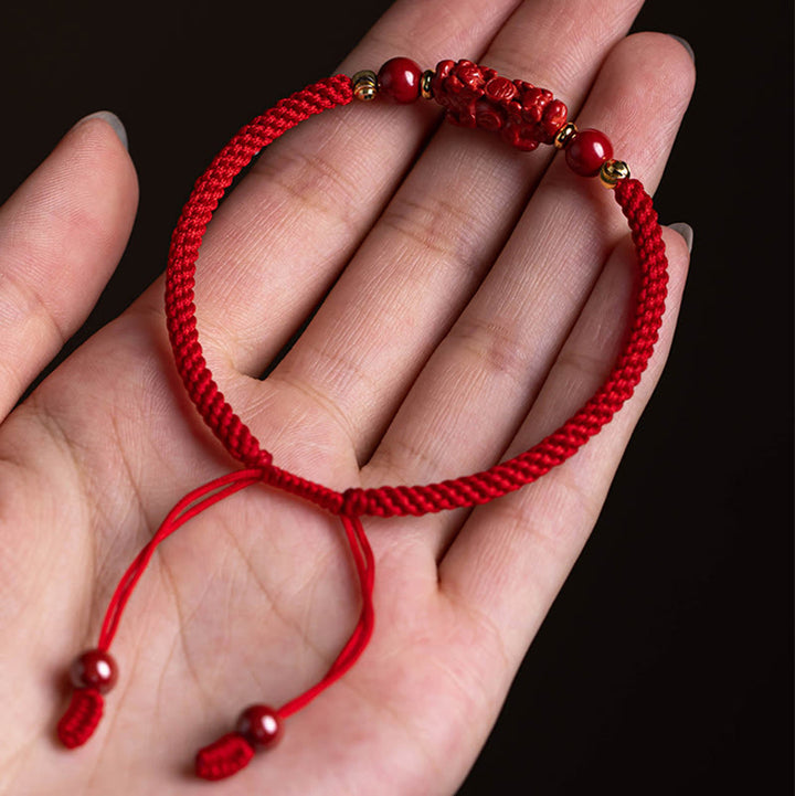 Bracelet tressé en corde rouge avec poignée en cinabre Ruyi et personnage Fu PiXiu fait à la main en Buddha Stones - image 17