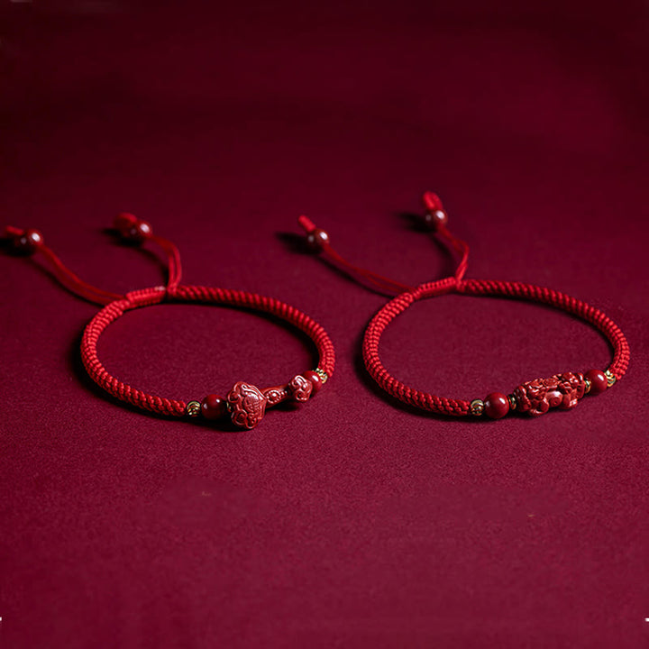 Bracelet tressé en corde rouge avec poignée en cinabre Ruyi et personnage Fu PiXiu fait à la main en Buddha Stones - image 20