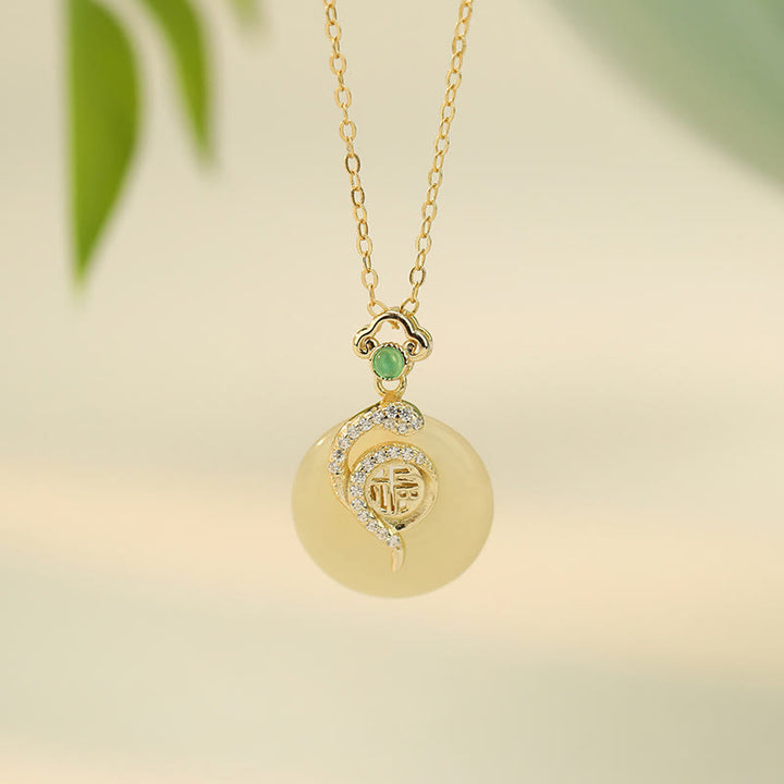 Buddha Stones Collier pendentif porte-bonheur en argent sterling 925 avec boucle de paix en jade Hetian et caractère Fu de l'année du serpent