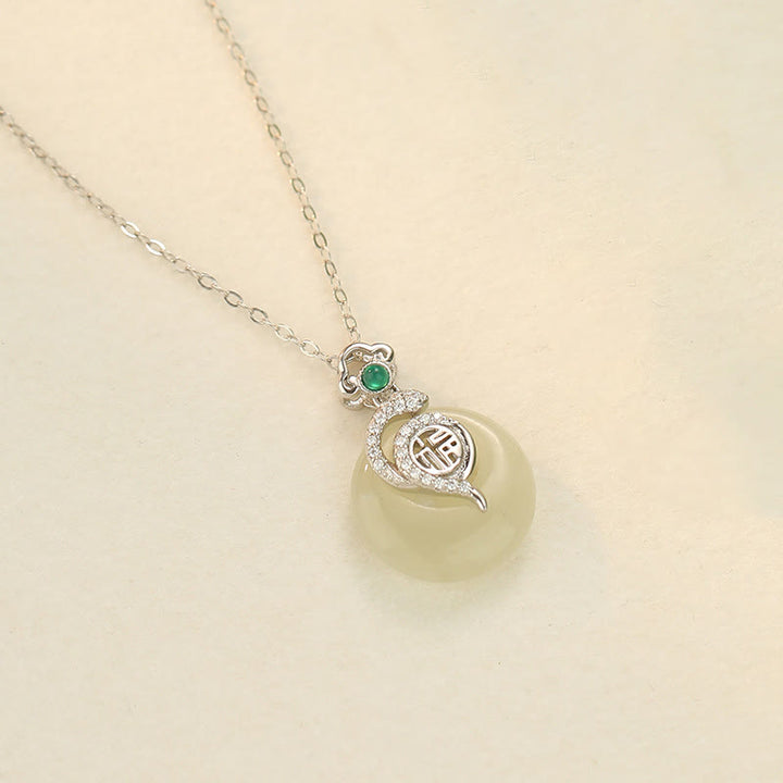 Buddha Stones Collier pendentif porte-bonheur en argent sterling 925 avec boucle de paix en jade Hetian et caractère Fu de l'année du serpent