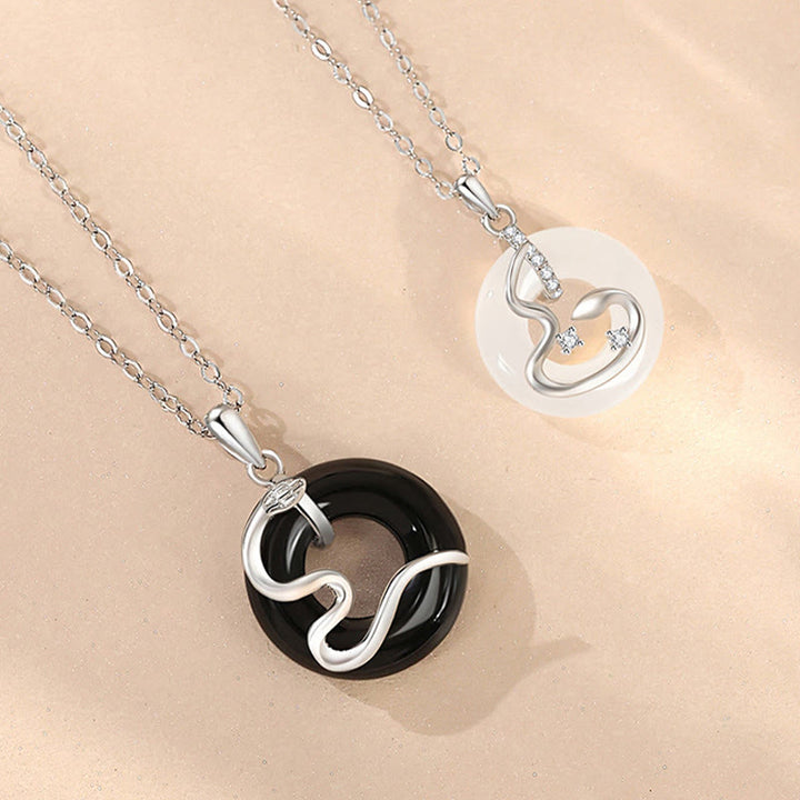 Buddha Stones pendentif porte-bonheur en argent sterling 925 avec onyx noir et calcédoine et boucle de paix Année du serpent