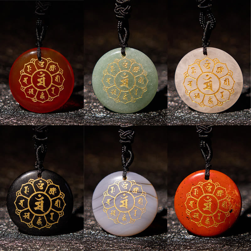 Collier pendentif en obsidienne noire avec Buddha Stones Om Mani Padme Hum et cristaux naturels divers