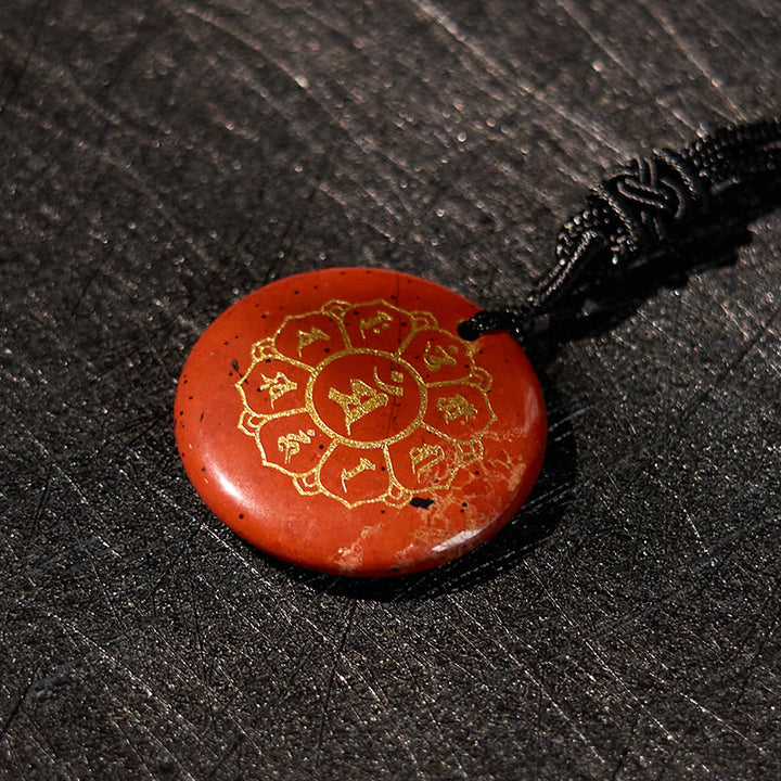 Collier pendentif en obsidienne noire avec Buddha Stones Om Mani Padme Hum et cristaux naturels divers