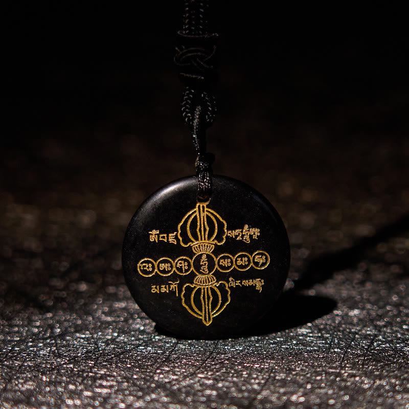 Collier pendentif en obsidienne noire avec Buddha Stones Vajra Dorje à motif sanskrit naturel et divers cristaux