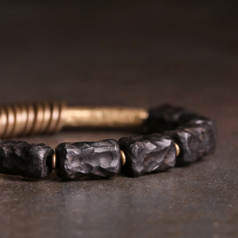 Bracelet de paix avec anneau circulaire en cuivre et laiton et Buddha Stones